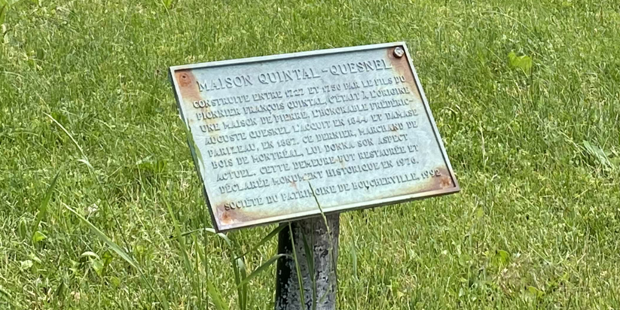 Plaque de la maison Quintal-Quesnel_Entete