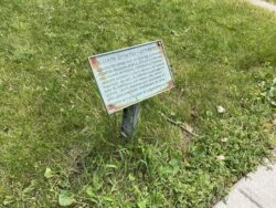 Plaque de la maison Quintal-Quesnel