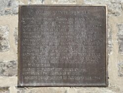Plaque de l'église de Sainte-Famille